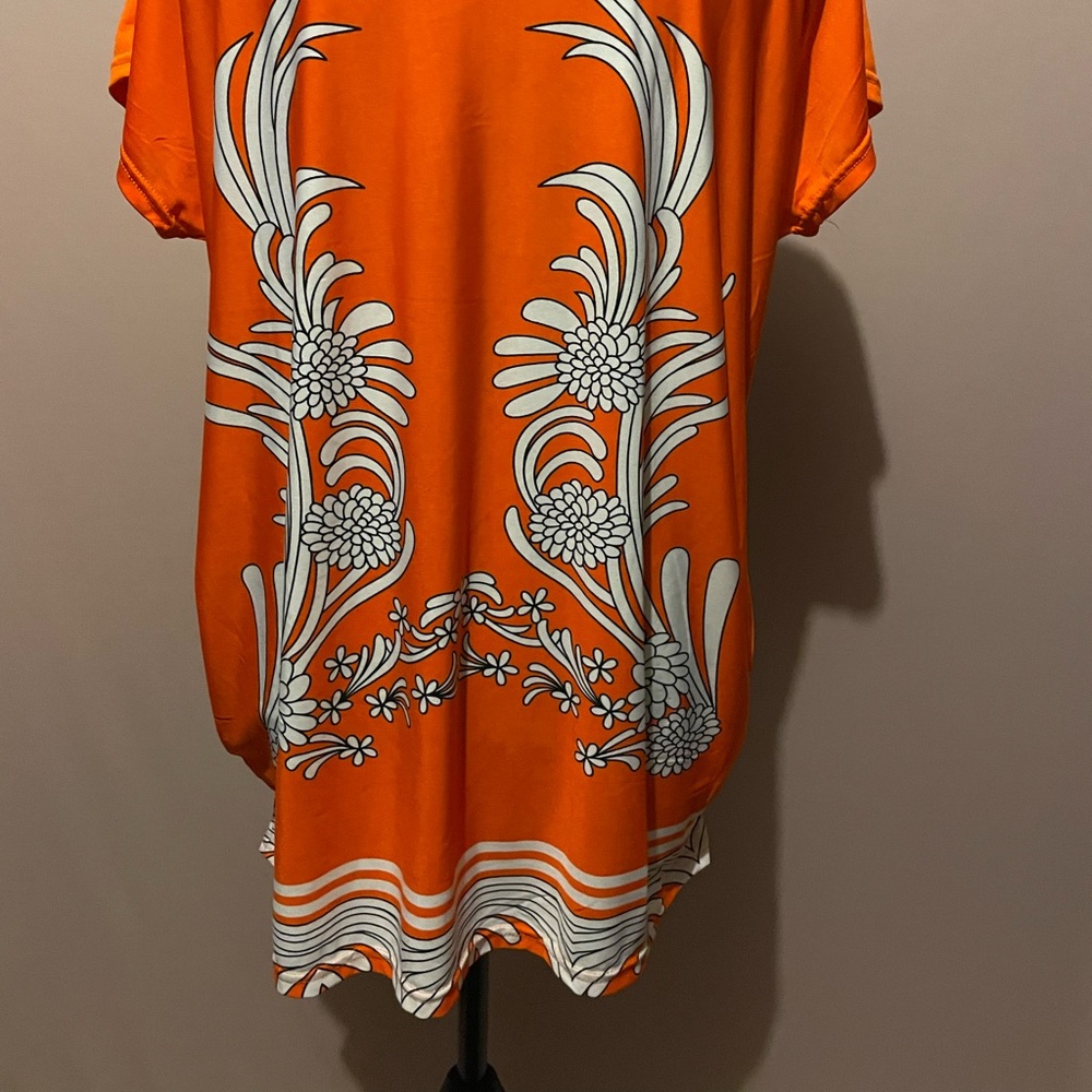 Stylish orange 🍊 top! - Picture 5 of 5